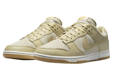 brown and beige nike dunks|Nike dunks size 5.